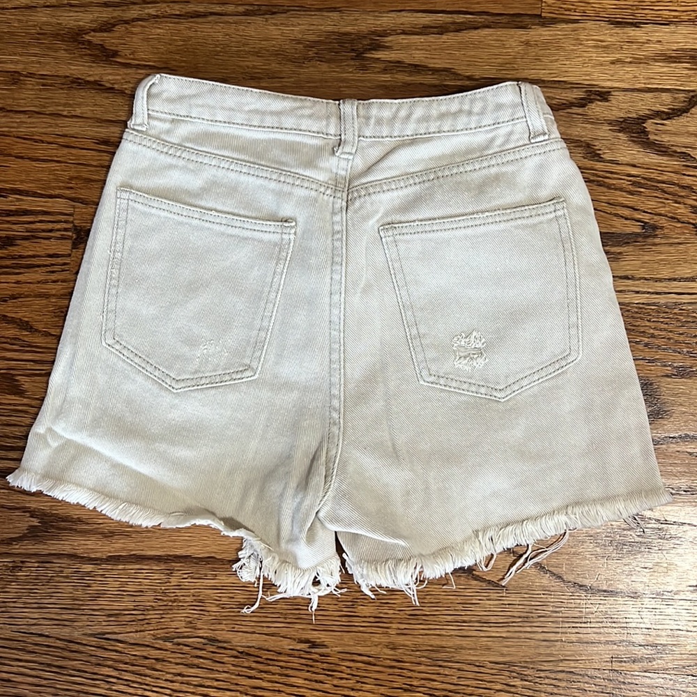 Tan shorts - Picture 2 of 5